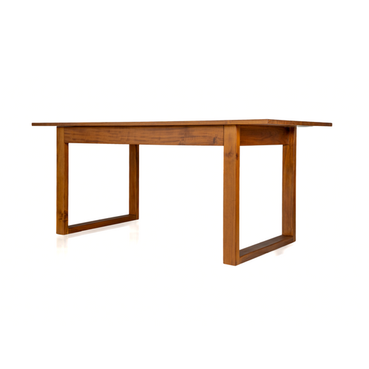 Linea Table